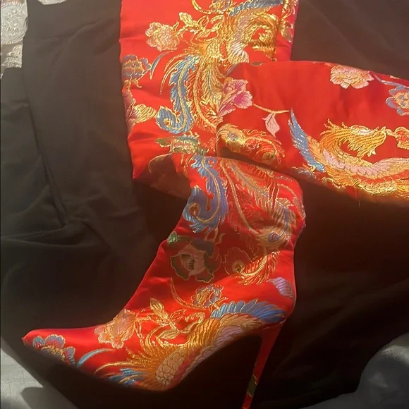 Red and Gold Stiletto Heeled Boots - Picture 4 of 9